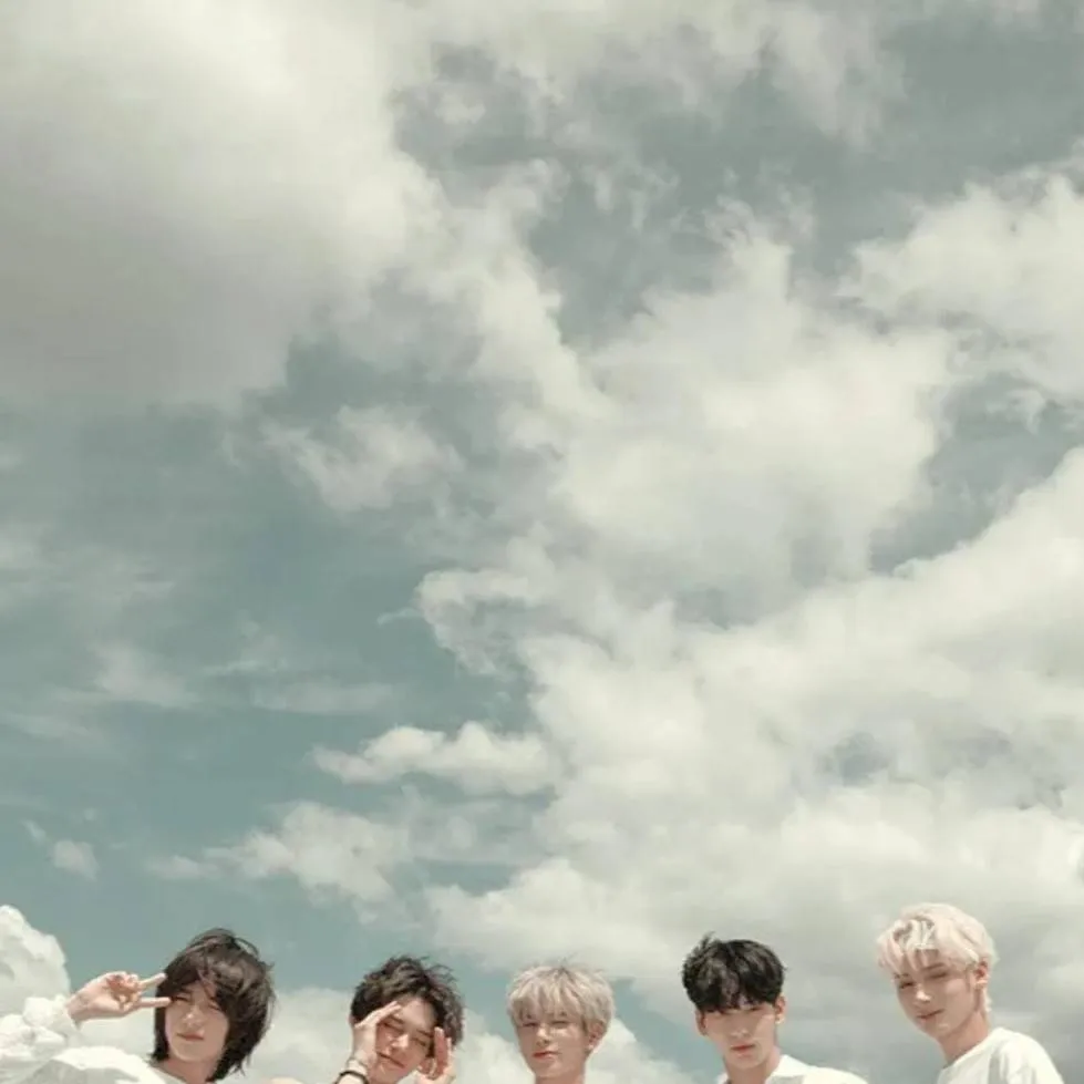 chat with ai character: 🩵✨️🫧TXT🫧✨️🩵