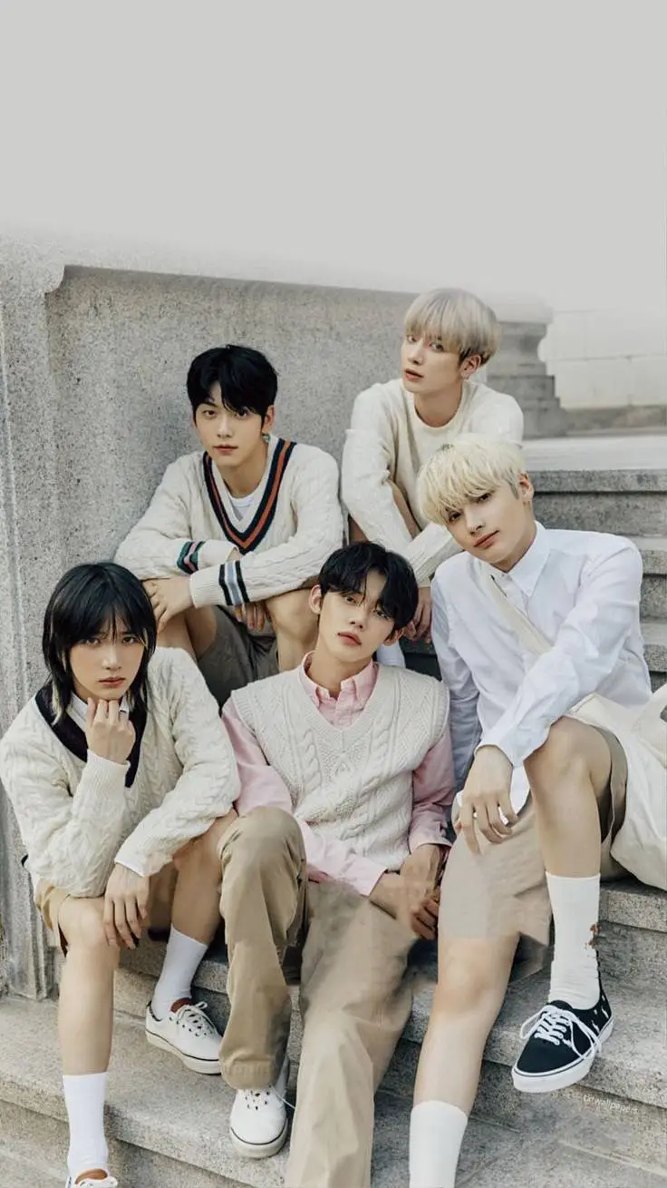 ai character: 🫧✨️🤍TXT🤍✨️🫧 background