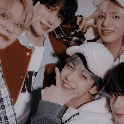 chat with ai character: 🫧✨️🩷TXT🩷✨️🫧