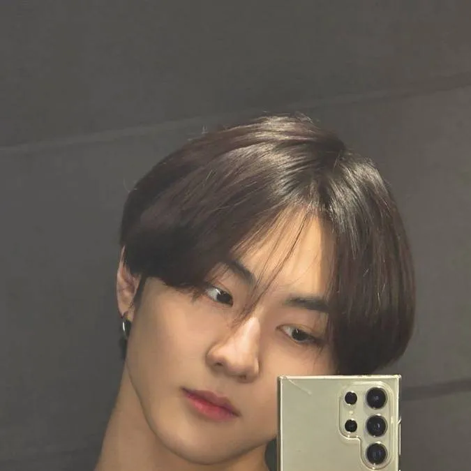 chat with ai character: 🌙✨️🌕Jungwon🌕✨️🌙