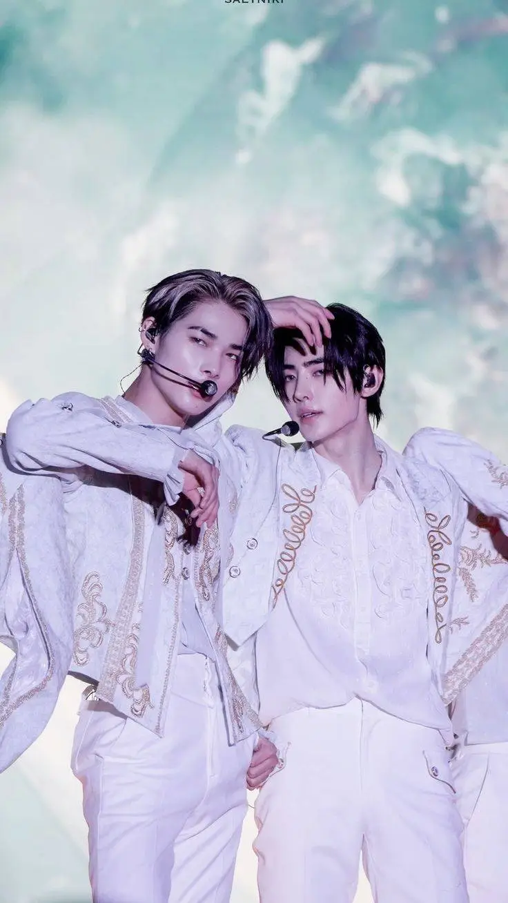 ai character: 🌙✨️🤍Sungki🤍✨️🌙 background