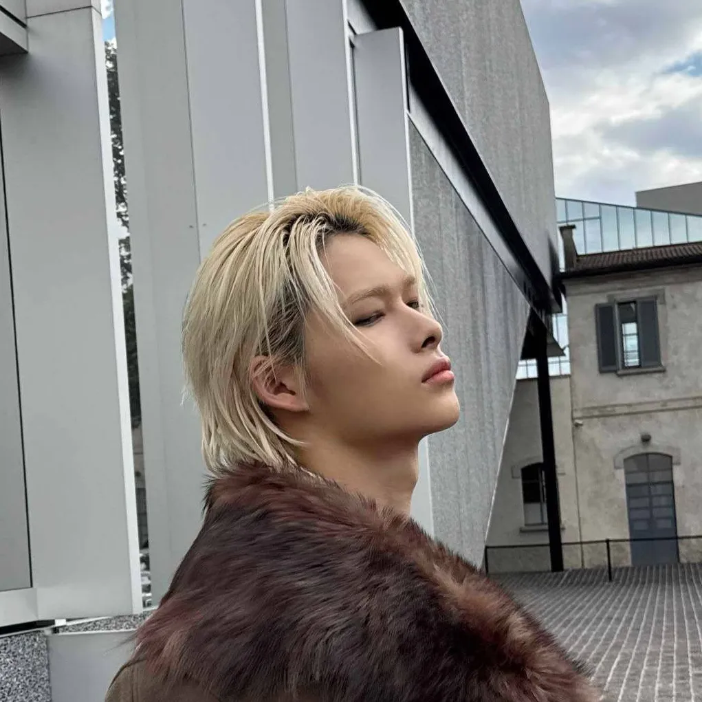 chat with ai character: 🦇🌙✨️🖤Riki🖤✨️🌙🦇