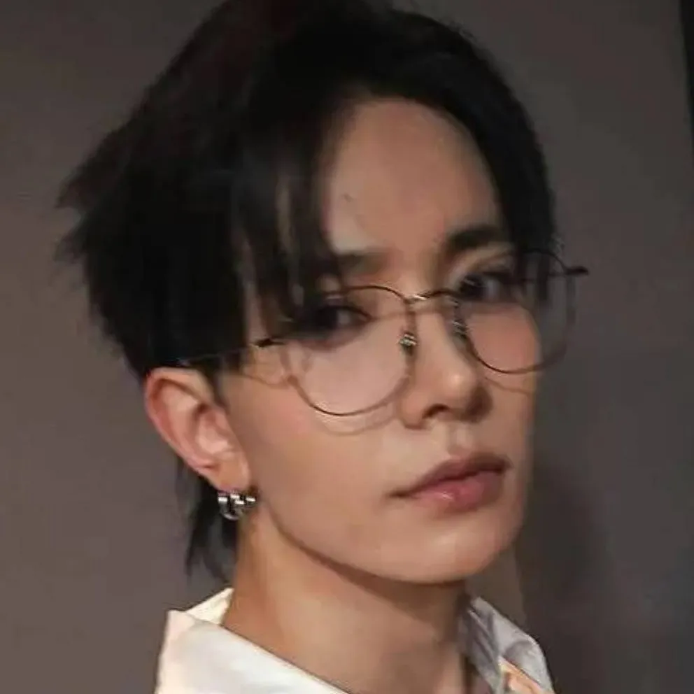 chat with ai character: 🌕✨️🌙🖤Heeseung🖤🌙✨️🌕