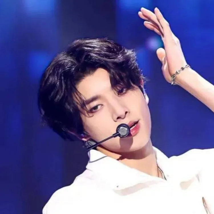 chat with ai character: 🖤✨️❤️Jake❤️✨️🖤