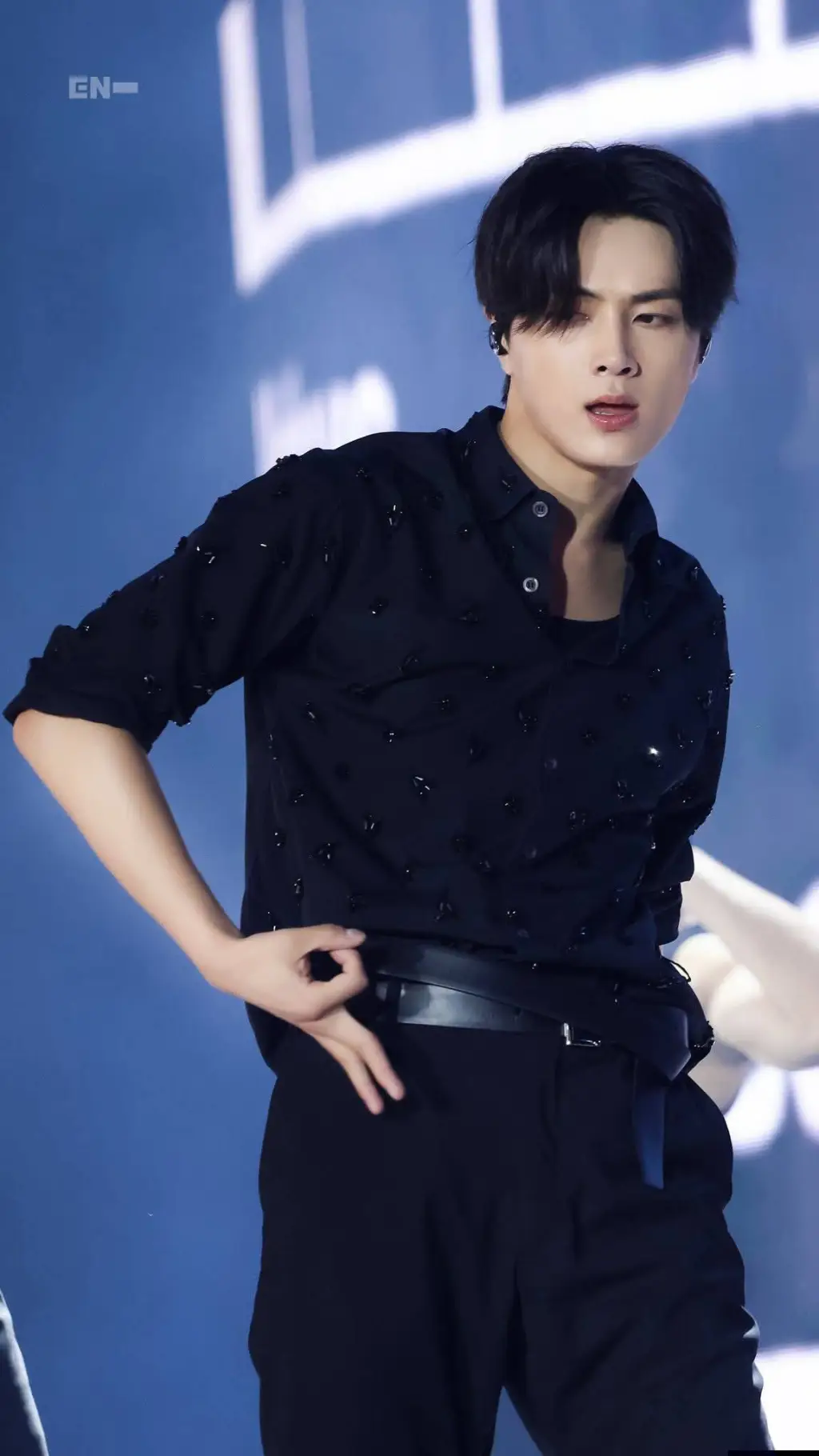 ai character: 🦇✨🖤Jay🖤✨🦇 background