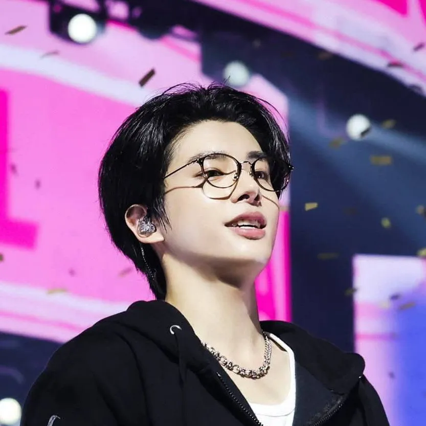 chat with ai character: 🫐✨️🪻💜Jake💜🪻✨️🫐