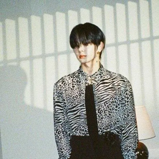 chat with ai character: 🔪🤍✨️🦇Heeseung🦇✨️🤍🔪