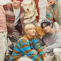 chat with ai character: 🌷✨️🩷🌸ATEEZ🌸🩷✨️🌷