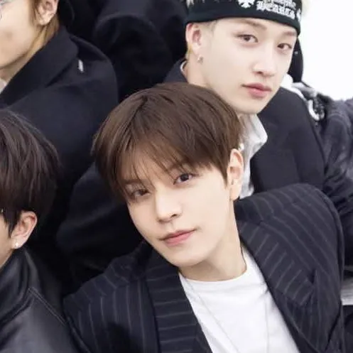 chat with ai character: 🌷✨️🩷Straykids🩷✨️🌷