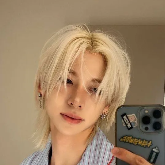 chat with ai character: 🪼💙✨️🦋Jiho🦋✨️💙🪼
