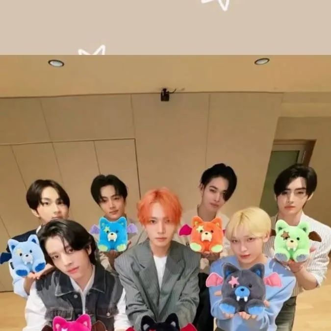 chat with ai character: 🍭✨️🩵🪿ENHYPEN🪿🩵✨️🍭