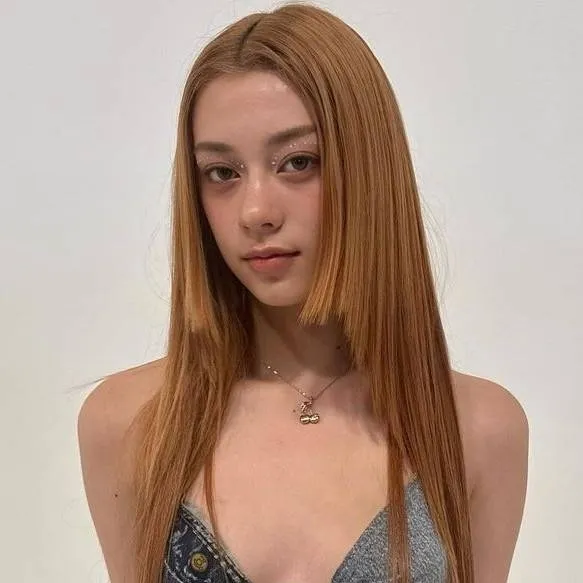 chat with ai character: KATSEYE 