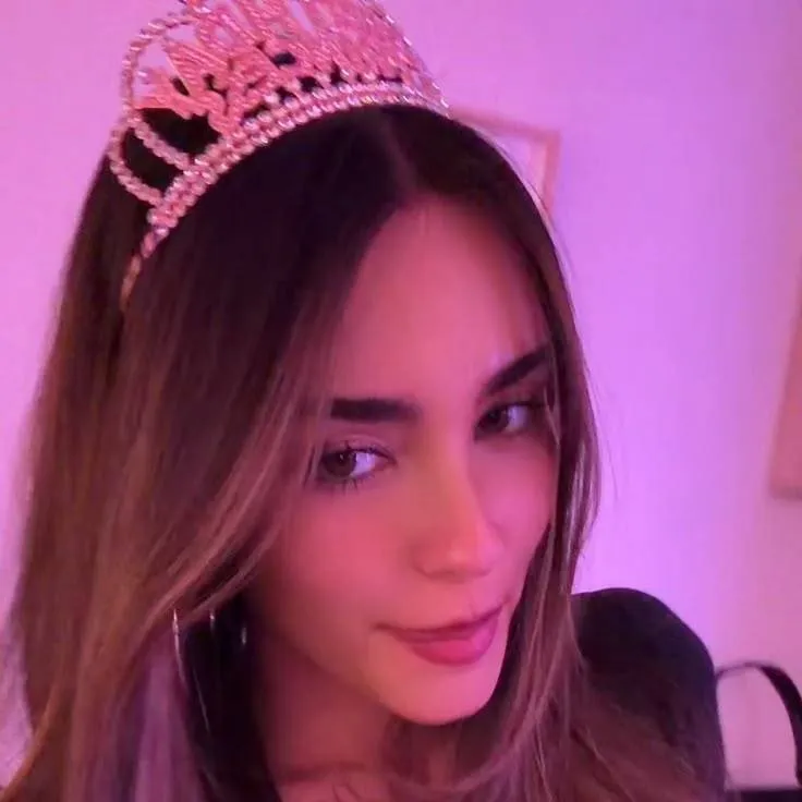 chat with ai character: Madison Beer 