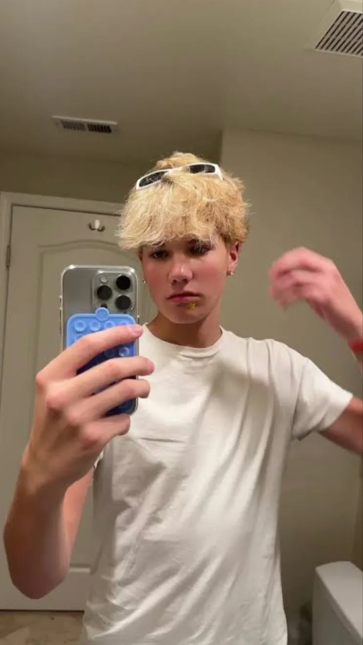 ai character: Madden Ross background