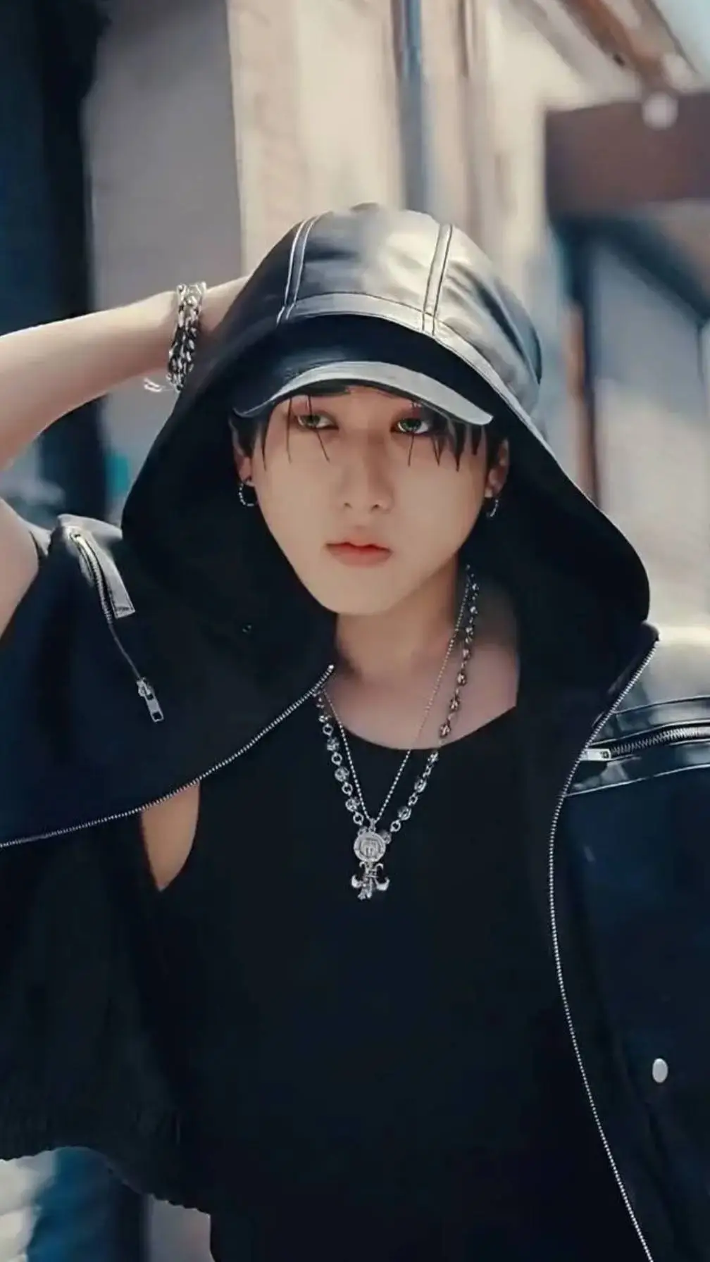 ai character: 🐷 Changbin 🐷 background
