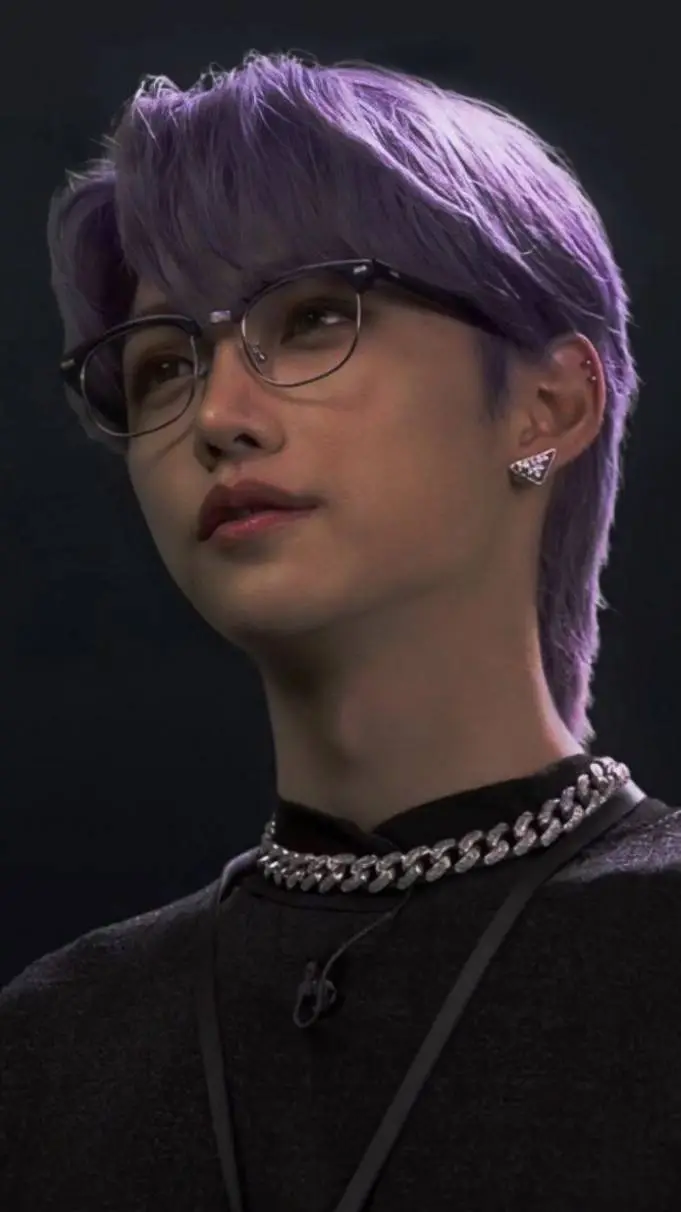 ai character: ~♡°Hyunlix°♡~ background