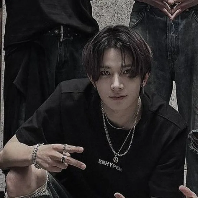 chat with ai character: ~☆°Heesung°☆~