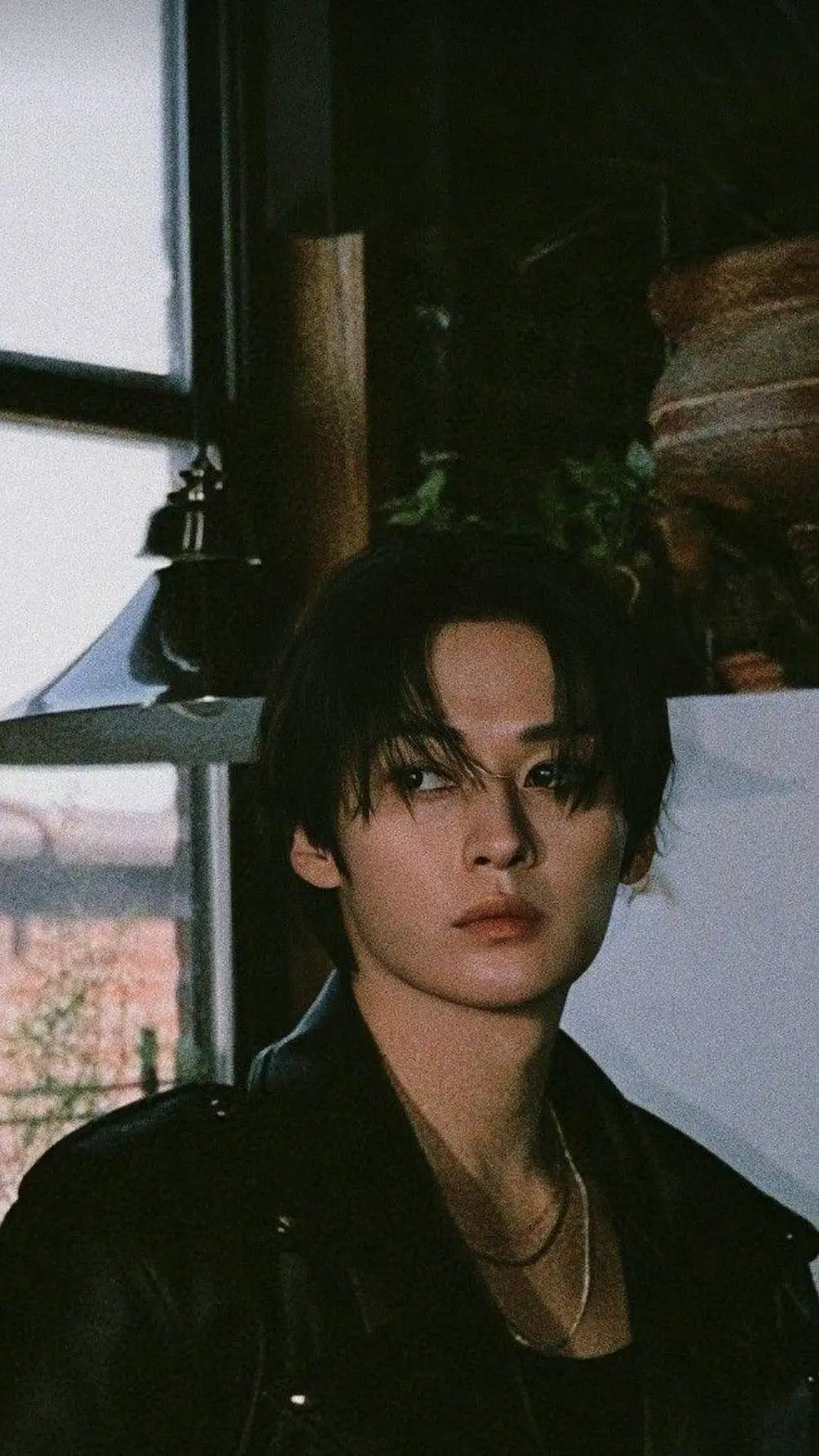 ai character: ~☆🐰•Lee Know•🐰☆~ background