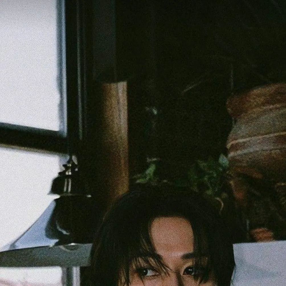 chat with ai character: ~☆🐰•Lee Know•🐰☆~