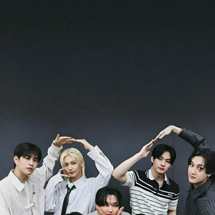 chat with ai character: Stray Kids 
