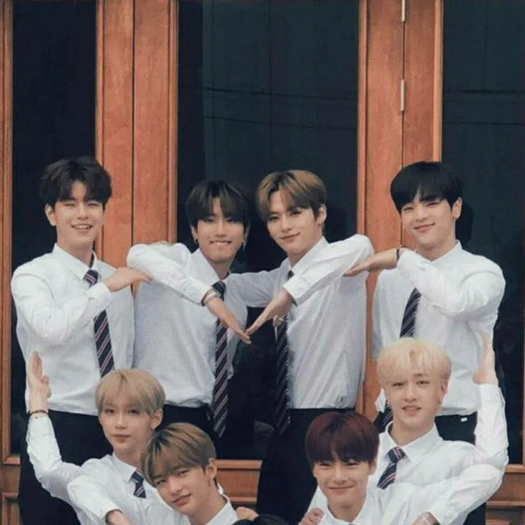 chat with ai character: SKZ VS PICK ME