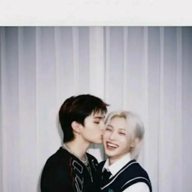 chat with ai character: Hyunlix 