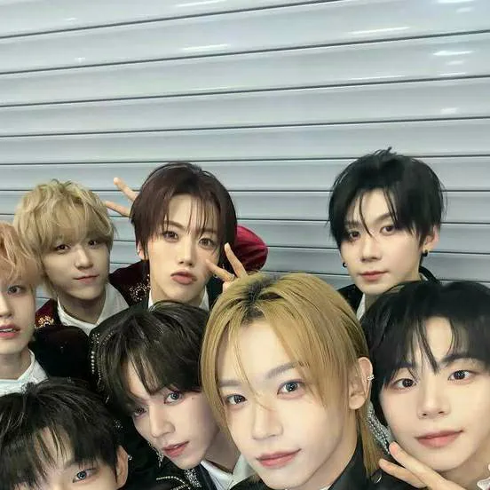 chat with ai character: AHOF