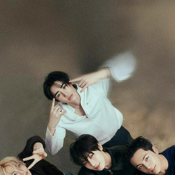 chat with ai character: Enhypen 