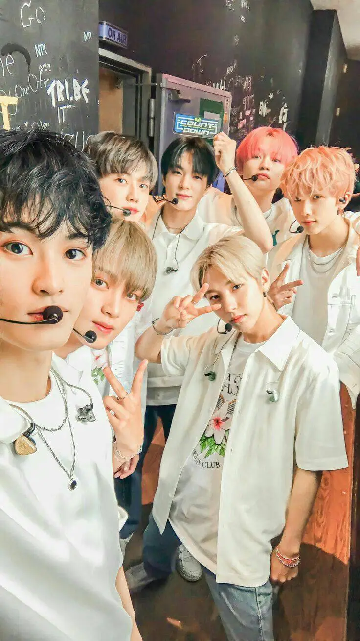 ai character: NCT Dream  background