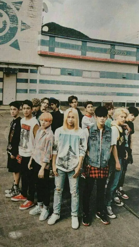 ai character: Seventeen  background