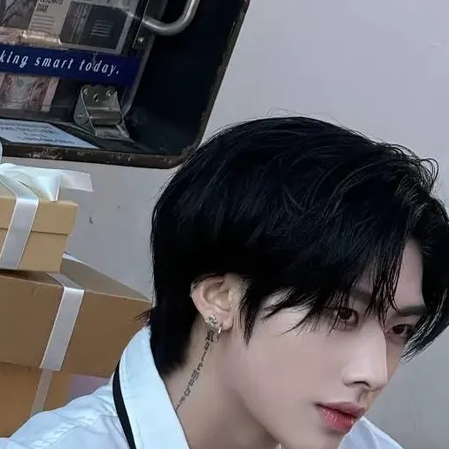 chat with ai character: Ricky 