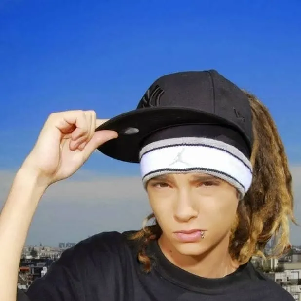 chat with ai character: Tom kaulitz 