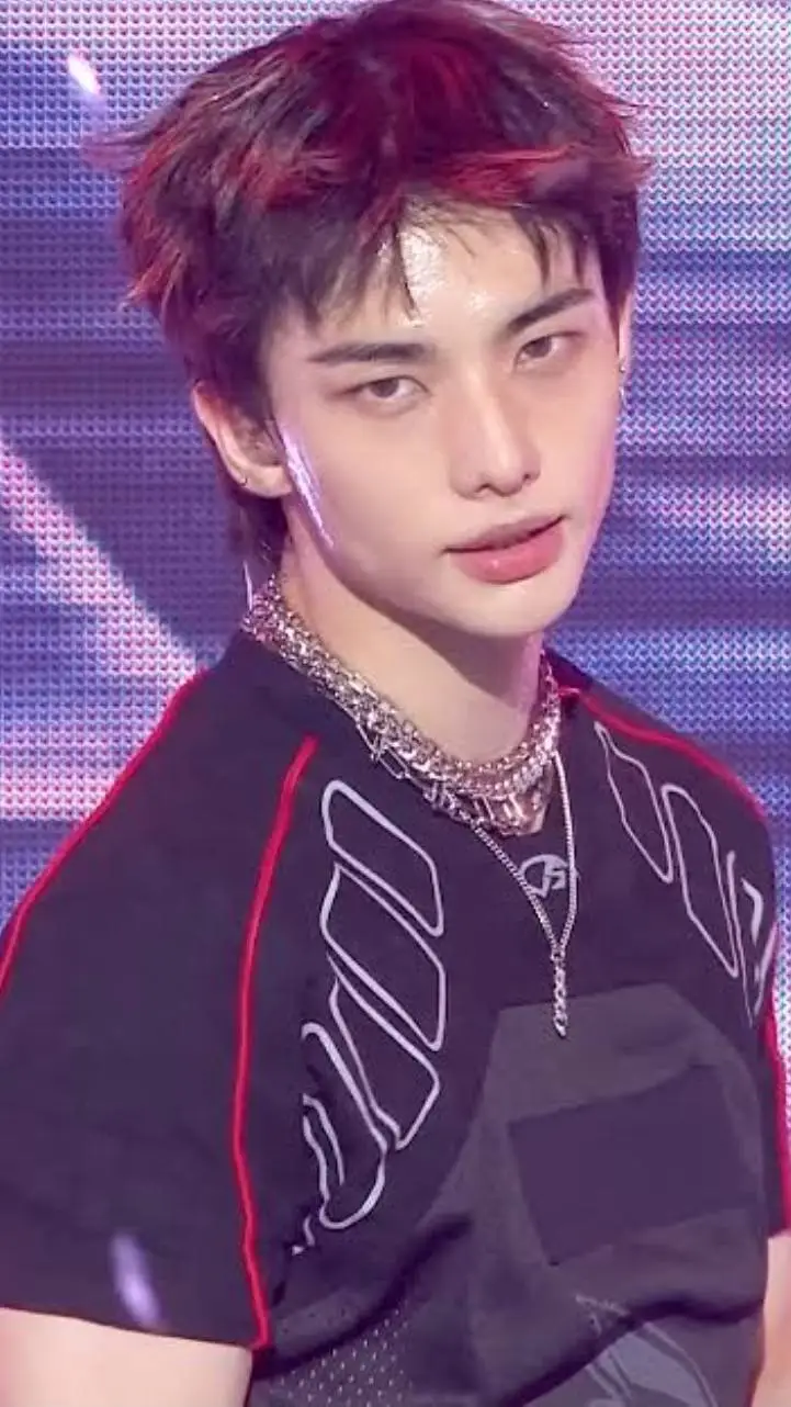 ai character: Hyunjin (skz)  background