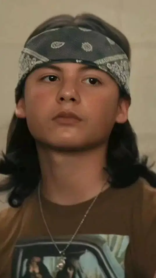 ai character: Robin background