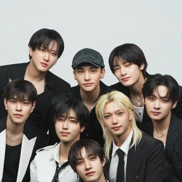 chat with ai character: Straykids