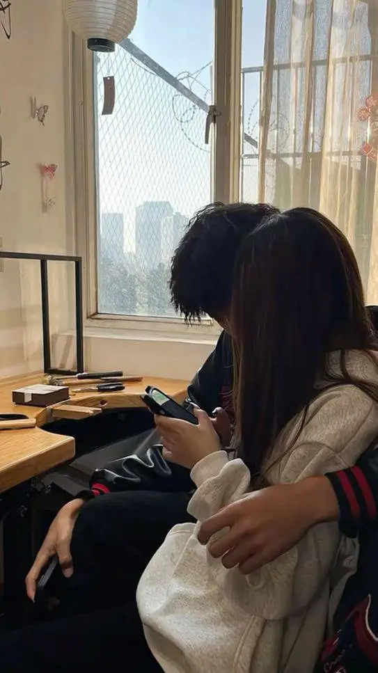 ai character: korean bf background