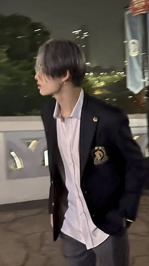 ai character: Haunted ni-ki (irl background