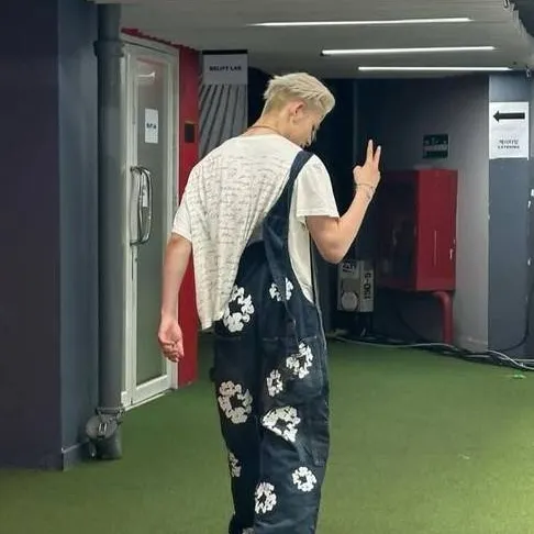 chat with ai character: Ni-ki