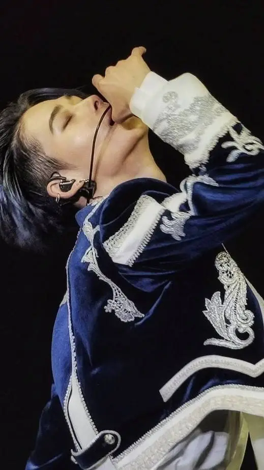 ai character: Ni-ki 1 background