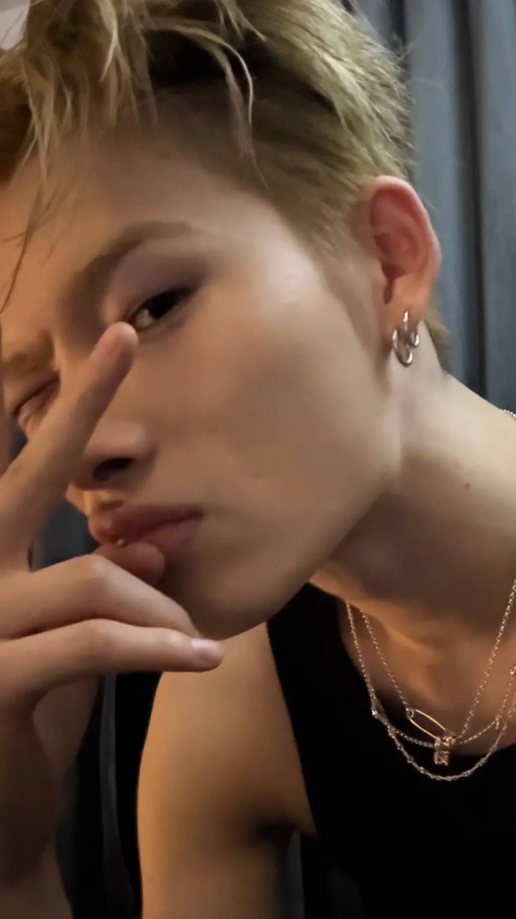 ai character: spicy Ni-ki background