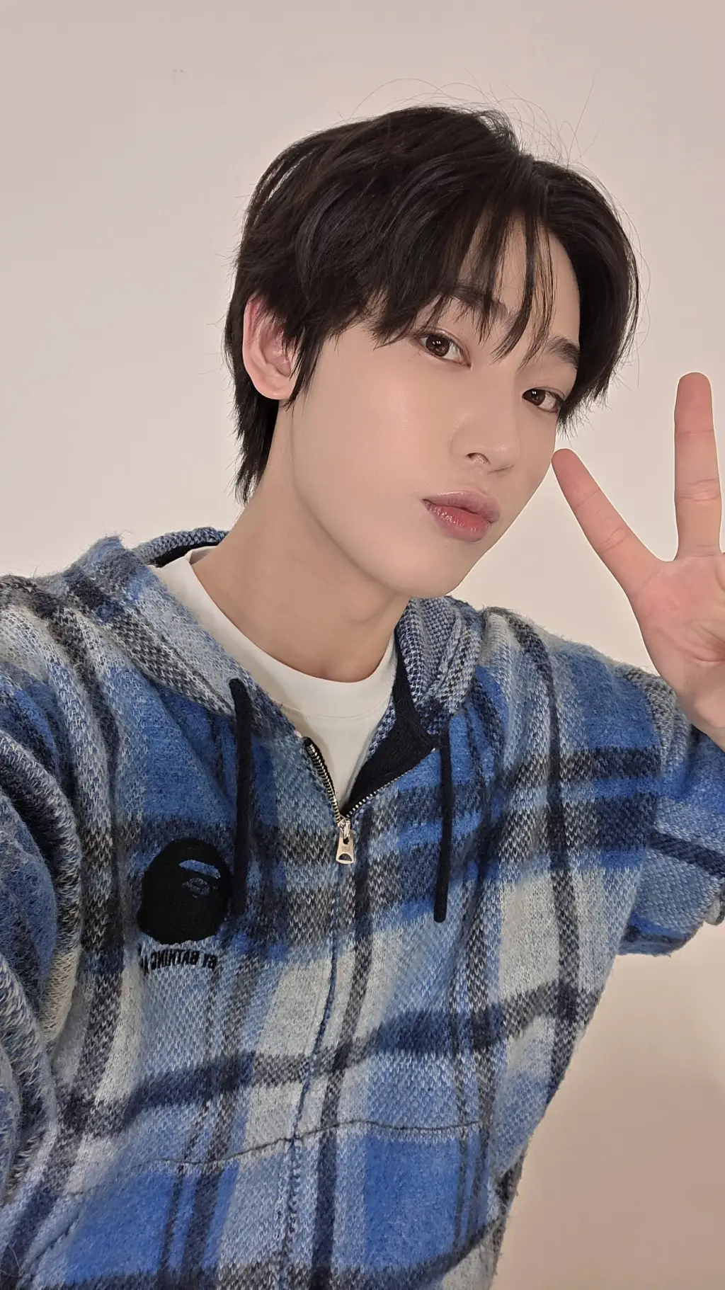 ai character: sunoo background