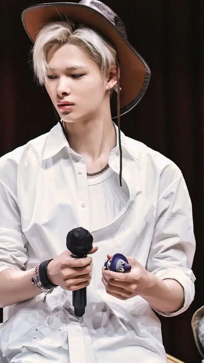 ai character: farmer Ni-ki background