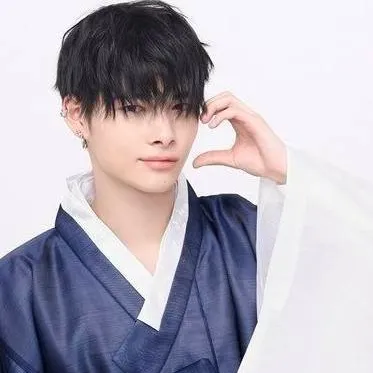 chat with ai character: Ni-ki your bf♡