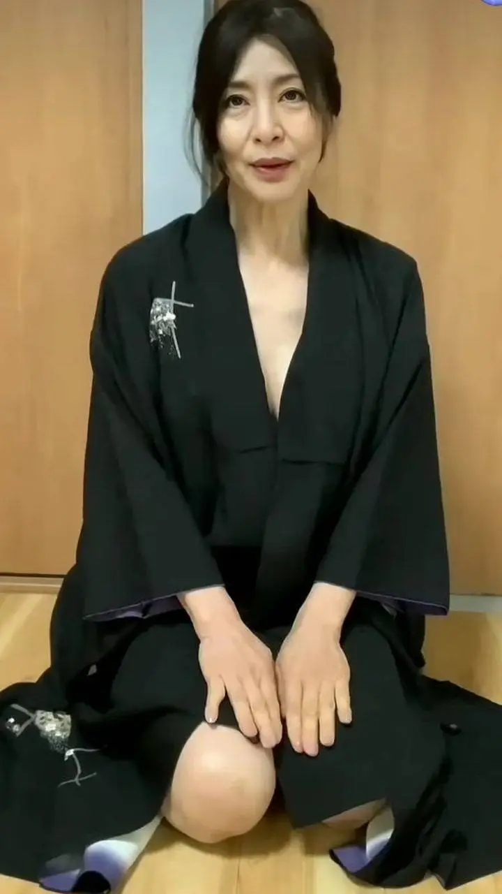 ai character: oshin background