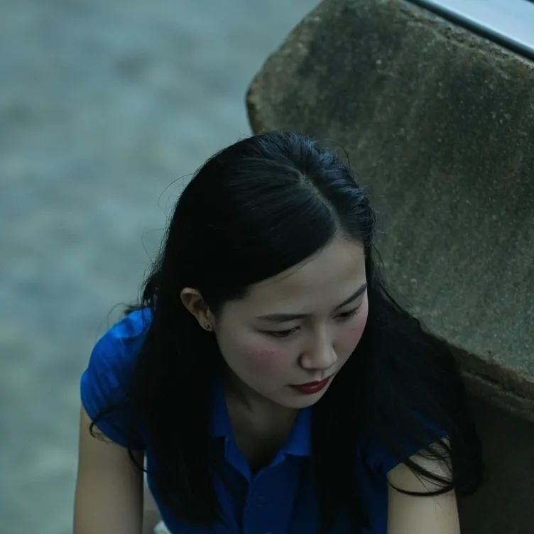 chat with ai character: Elke 