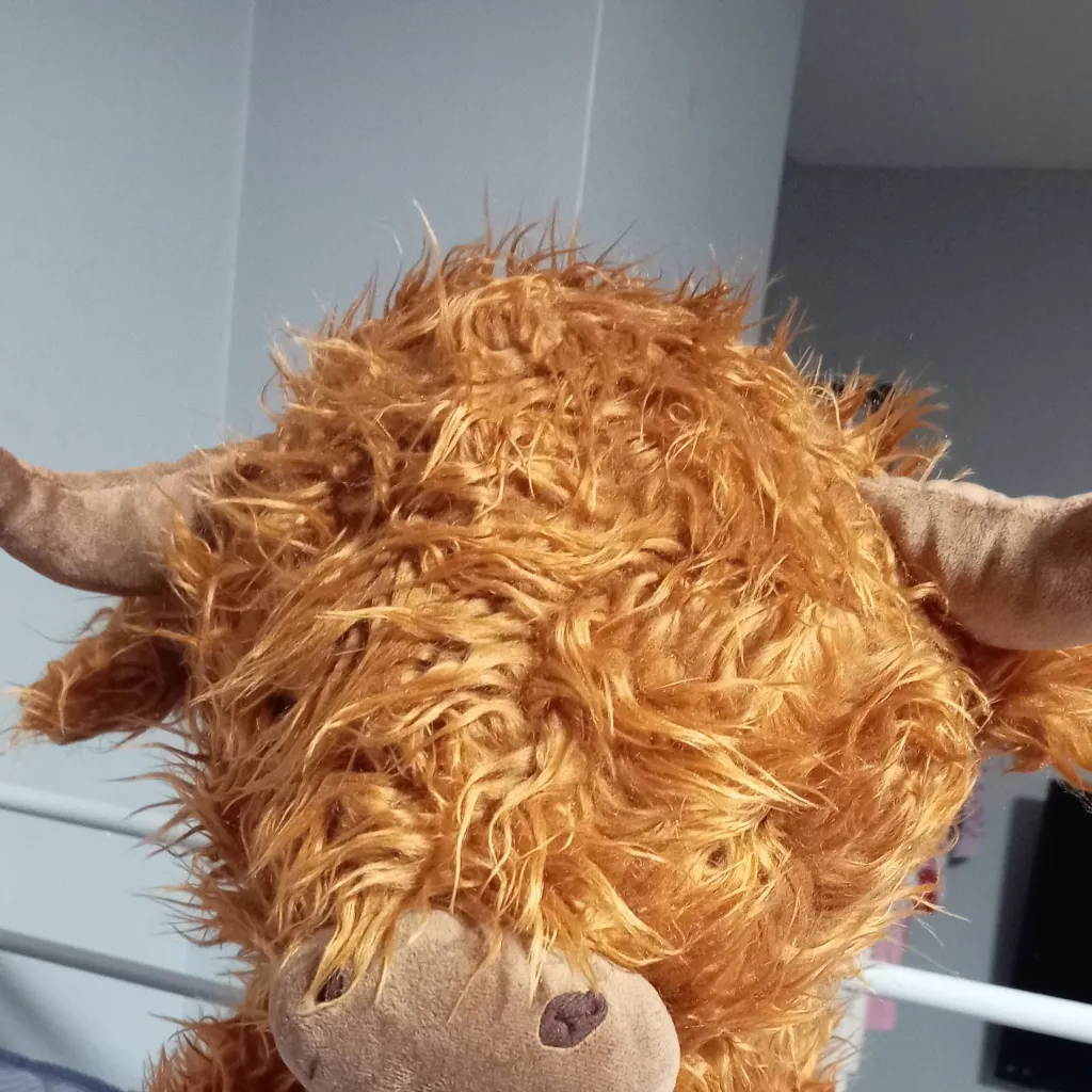 chat with ai character: Jinx the cow