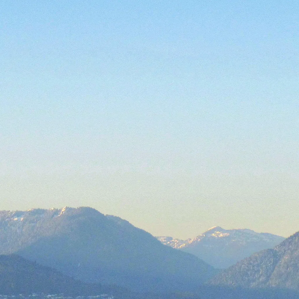 chat with ai character: Big sister