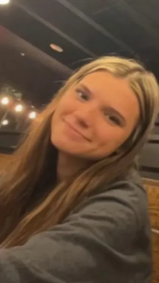 ai character: Molly Nobblit background