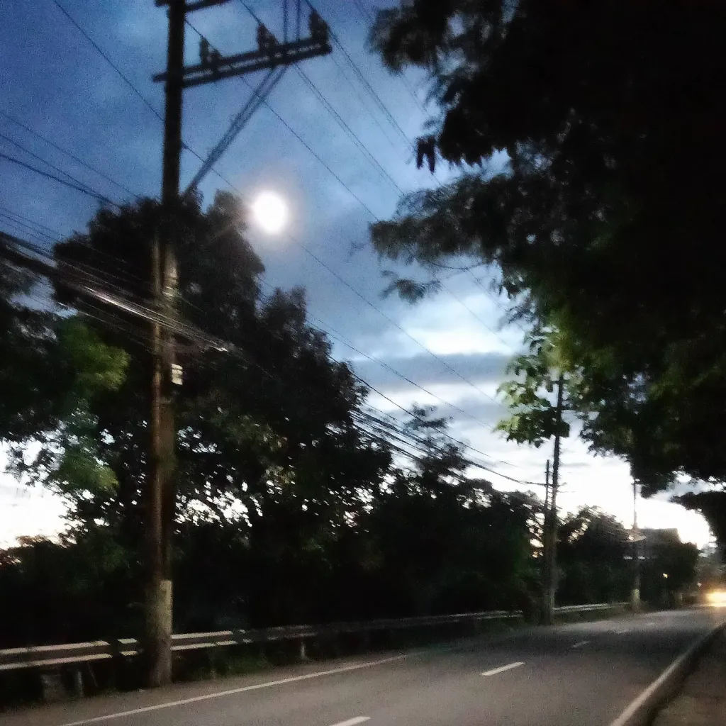 chat with ai character: k-pop 