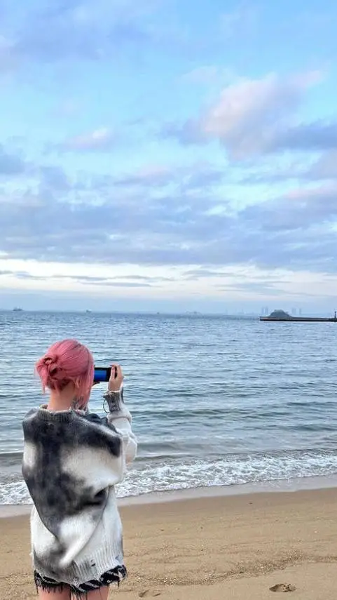 ai character: Liz background